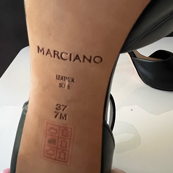 Marciano Cari pumps - Picture 7 of 9